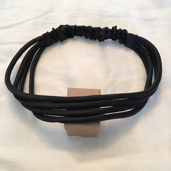 Black headband - Picture 2 of 2